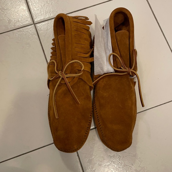 Minnetonka Men’s classic fringe softsole boot - Picture 2 of 5